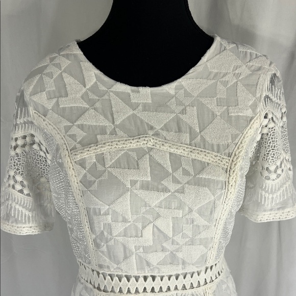 eri and ali White Lace Dress Size 8 - Picture 3 of 10